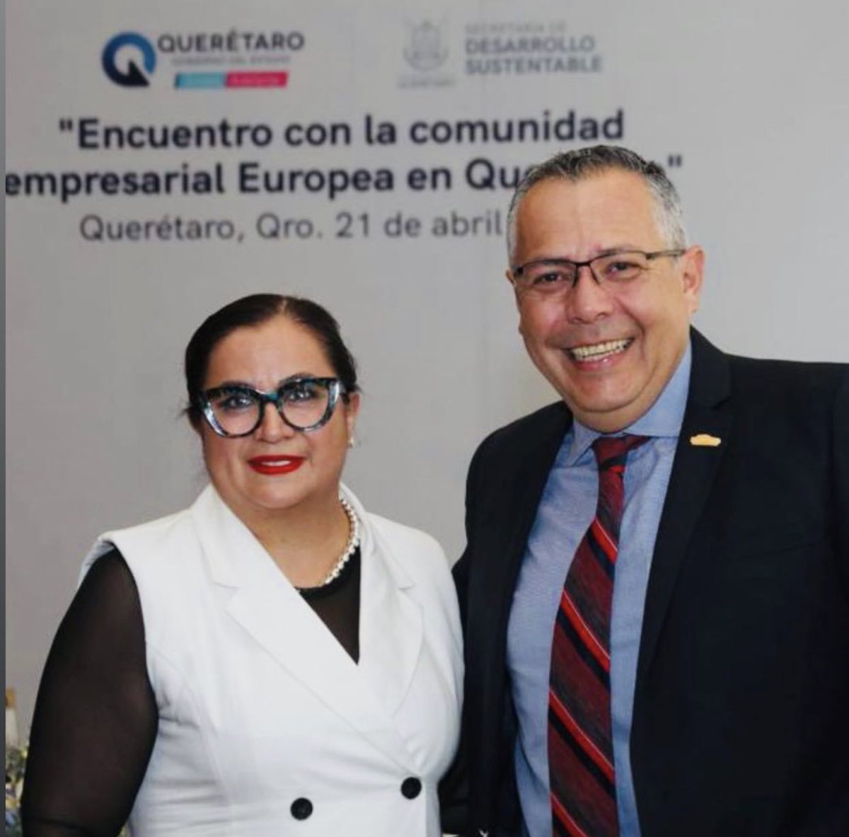 Representando al <a href="/autoqro/">MARIO GARCIA VAZQUEZ</a> participé reunión con Embajadores de la Unión Europea 🇪🇺🇦🇹🇩🇪🇧🇪🇧🇬🇪🇸🇸🇰🇫🇷🇮🇹🇳🇱🇵🇱🇵🇹🇸🇪
Diálogos para fortalecer Alianzas Comerciales, lazos Culturales, Educativos y de Inversión
#QroPolodeInnovacion con gran presencia de inversión europea
Gracias <a href="/SEDESUQro/">SEDESU QUERÉTARO</a>