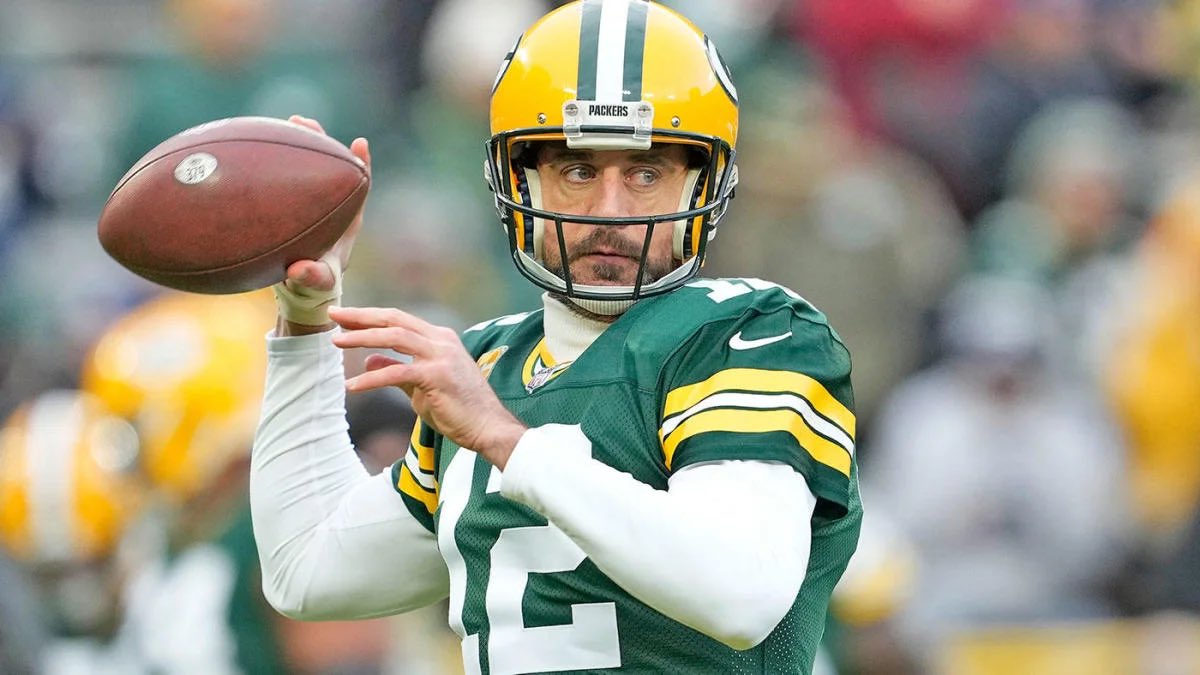 FanaticsBook's tweet photo. Aaron Rodgers leaves the NFC with the same amount of conference championships as Rex Grossman https://t.co/gvPBjdcDuF