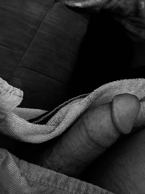 What it looks like after The Boyfriend and I shower - in black and white 🖤 https://t.co/wgQDjCS0n4<a href="/tag/footfetish"class="tags"><span>#footfetish</span></a><a href="/tag/feet"class="tags"><span>#feet</span></a><a href="/tag/summertime"class="tags"><span>#summertime</span></a><a href="/tag/footworship"class="tags"><span>#footworship</span></a><a href="/tag/f"class="tags"><span>#f</span></a>