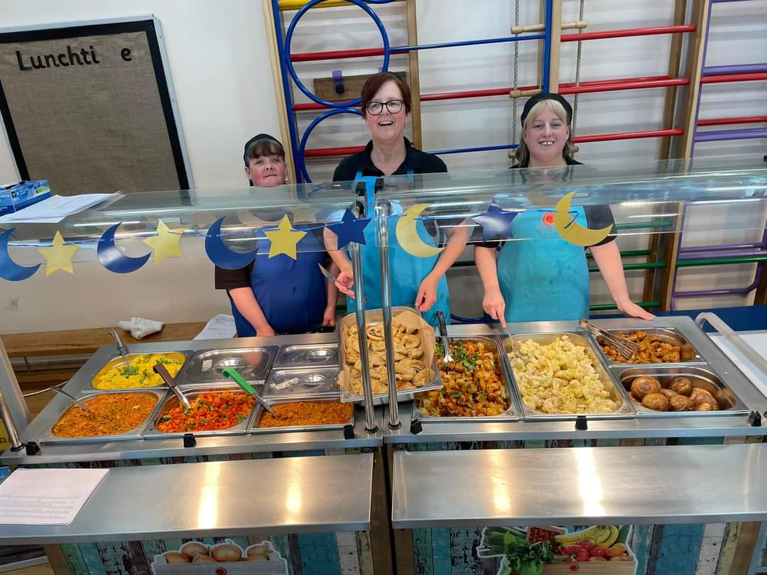 PindersPrimary's tweet photo. As part of our Eid celebrations today, staff and pupils enjoyed a lovely meal prepared by our kitchen staff. #PPRE #PPBritishvalues #PPcommunity https://t.co/WkONtUTUcq