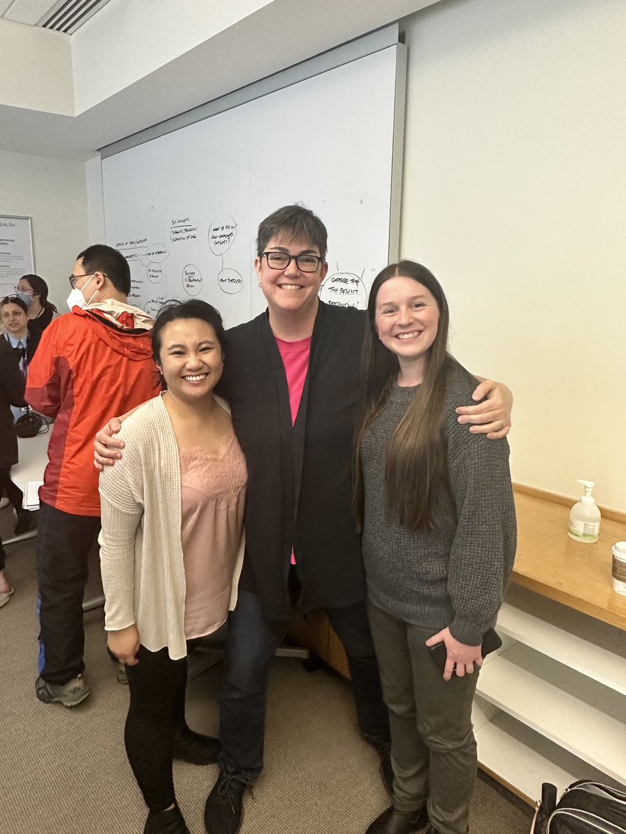 CaitlinMuhl's tweet photo. What an awesome day! Today was day one of Canada’s first post-secondary course on #SocialPrescribing @UofT_dlsph taught by the one and only @KateMMulligan! 🙌 Joined @l8duong to talk about opportunities for students to get involved through @CSPSC_CECPS! @CISP_ICPS https://t.co/JTcNDhtghc