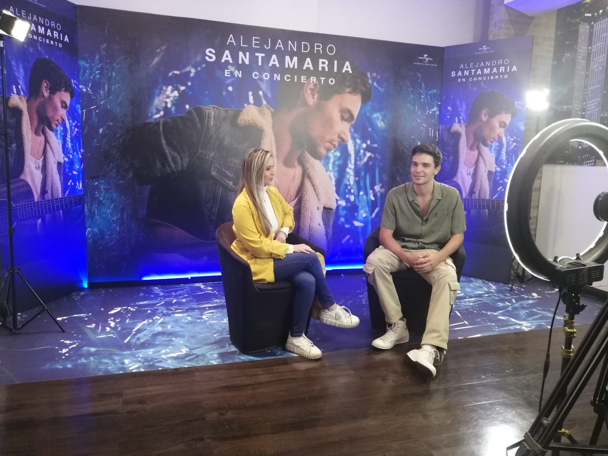 UMusicColombia's tweet photo. #EnMedios Alejandro Santamaría promociona su próximo concierto en #Bogotá este jueves 27 de abril @soysantamaria 🤩 ¡Estuvimos en @CaracolTV hablando más sobre este evento y sobre sus más recientes lanzamientos musicales! https://t.co/5bafi7Wodr