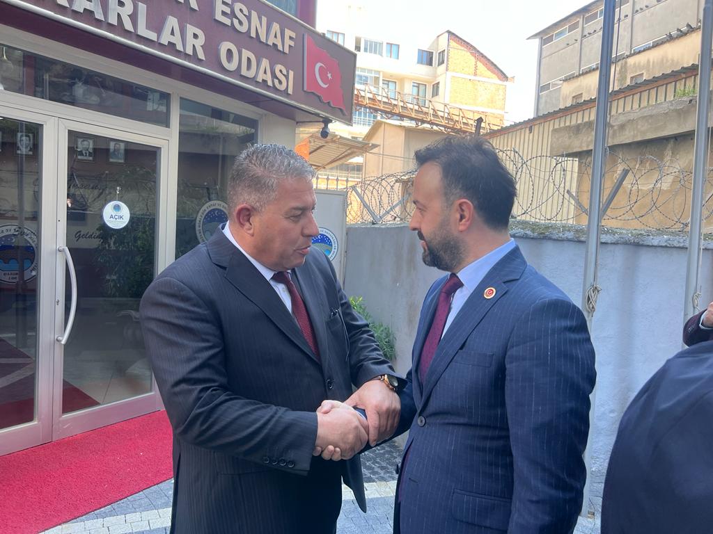 AbdullahDmroglu's tweet photo. #İstanbul 3.Bölge Milletvekili adaylarımız ve Büyük Birlik Partisi Silivri ilçe teşkilatımız ile birlikte 
Esnaf odası, Ziraat odası vede Esnaf ziyareti gerçekleştirdik.

Bize gönüllerini açan #Silivri halkına teşekkür ediyorum.
Baraj yok, #İstanbul için #BizVarız

@Mustafa_Desti https://t.co/VFMWNqNzLo