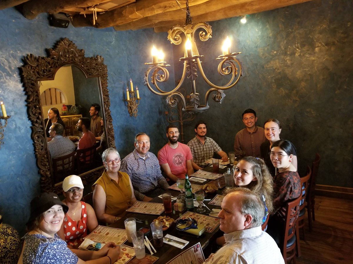 #NMSU students  @nmsu_arts_sci #ElevateResearch having lunch with Dr. Elkins-Tanton #ASU #PsycheMission PI in anticipation to her talk tonight at 7pm. Thank u for sharing your time with us & thank u@honorsnmsu For information on tonight's talk call 575-646-2005