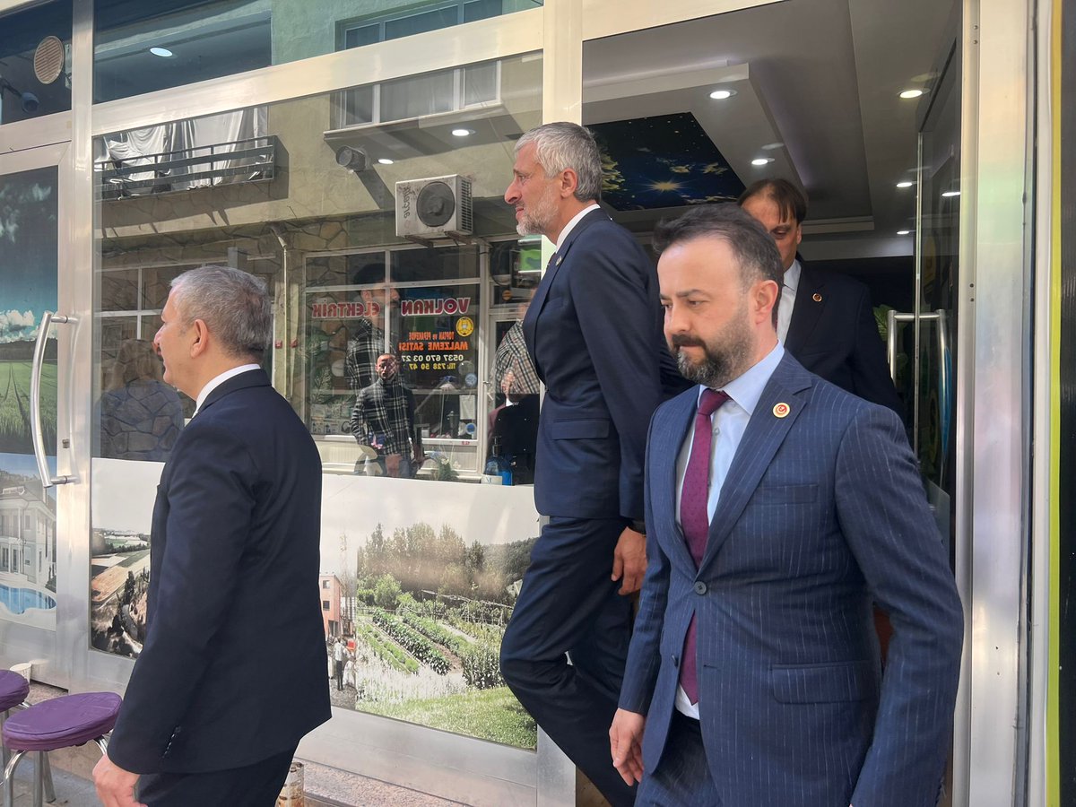 AbdullahDmroglu's tweet photo. #İstanbul 3.Bölge Milletvekili adaylarımız ve Büyük Birlik Partisi Silivri ilçe teşkilatımız ile birlikte 
Esnaf odası, Ziraat odası vede Esnaf ziyareti gerçekleştirdik.

Bize gönüllerini açan #Silivri halkına teşekkür ediyorum.
Baraj yok, #İstanbul için #BizVarız

@Mustafa_Desti https://t.co/VFMWNqNzLo