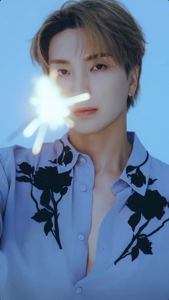 Mel_5711's tweet photo. Eres una hermosa persona y de gran corazón que yo como ELF admiro mucho.
Espero que tu día a día sea de mucha felicidad y diversión.
Así como eres inspiras a muchas fans que te aman con todo el corazón. 💙💙💙
Con todo el cariño una fan tuya de Ecuador 🇪🇨
#Leeteukday https://t.co/QHG3nAT2hH