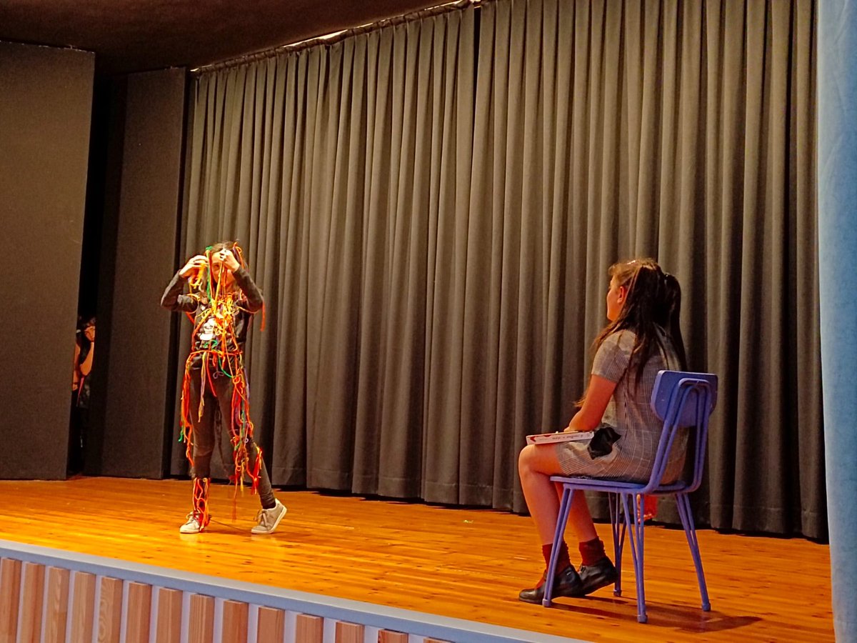 pauleslimpias's tweet photo. DÍA DEL LIBRO, que oficialmente fue ayer.
Los alumnos de 5º de EP nos han representado tres de nuestros cuentos preferidos. ¡Nos lo hemos pasado tan bien todos juntos en el teatro!
Después, piratas, hadas, niños con superpoderes, animales magníficos...nos esperaban en https://t.co/gMacYOy6Tg