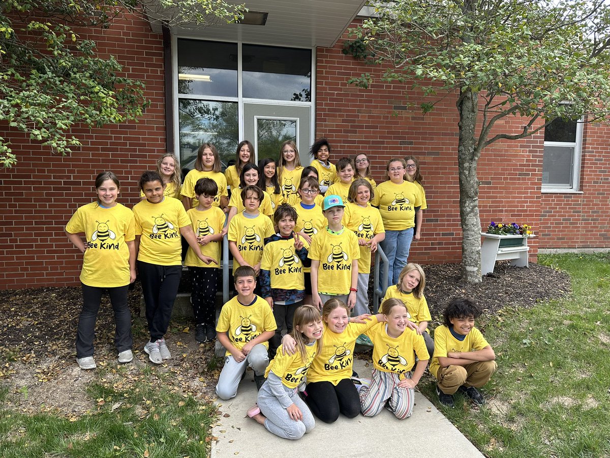 JohnsonRussBlvd's tweet photo. Our last @RUSBLVD Kindness Club of this year!  It’s been great getting to know this group!  Excited for next year! @SarahSpeducates @CpsInclusion https://t.co/z8Cy2QlENR