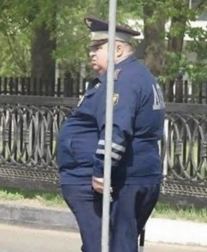 Schatzenschneider wie er sich am Donnerstag in Gerüstbauuniform vor Koschinat versteckt hat #hannover96 #h96 #hannover #DSCH96