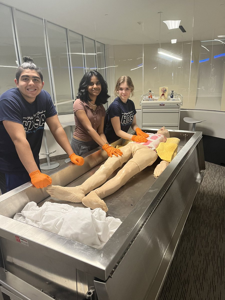 NurseVenner's tweet photo. HOSA students attend Collin College’s Health Science open house!#CardinalCTE #MelissaSchools #CardinalsRise #REDRED https://t.co/0mMiY0dJaK