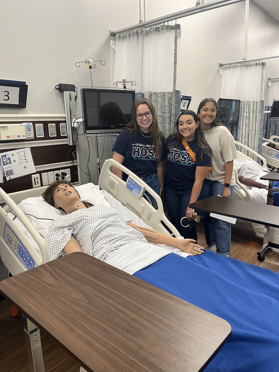 NurseVenner's tweet photo. HOSA students attend Collin College’s Health Science open house!#CardinalCTE #MelissaSchools #CardinalsRise #REDRED https://t.co/0mMiY0dJaK