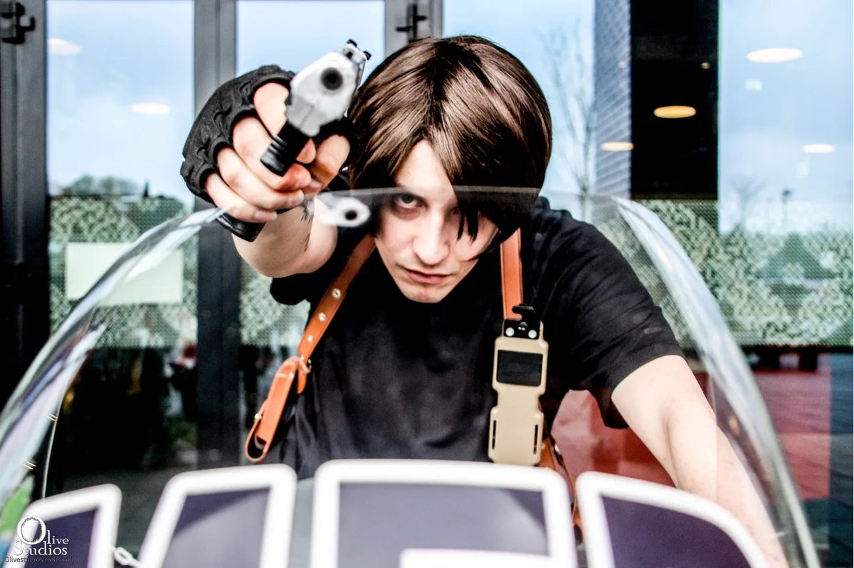 Pandor1caOpens's tweet photo. Me and my partner along with a bunch of cosplayers in my hometown. Made the news today. My Leon cosplay actually got acknowledged!! HELL YEA. Anyone want an autograph? #ResidentEvil #residentevilcommunity #ResidentEvil4Remake
https://t.co/kIwPmvUqHE https://t.co/BtrbaclaH0