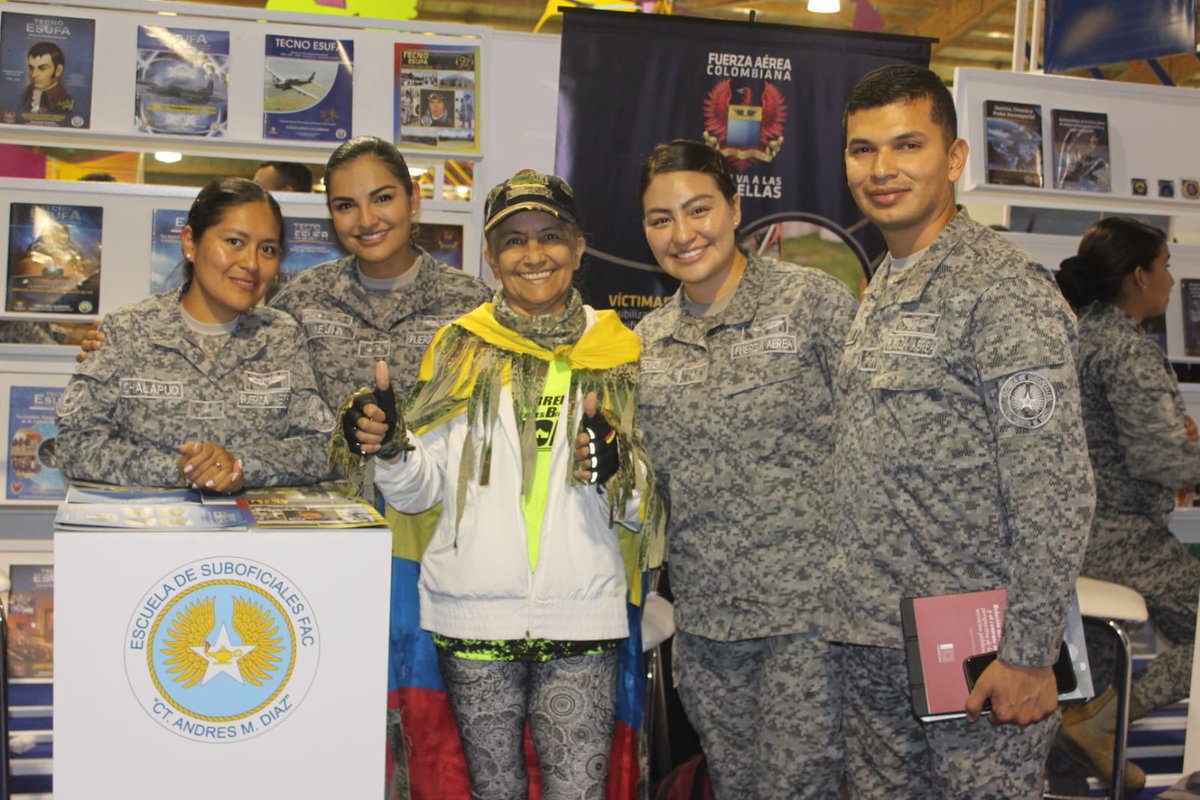 FuerzaAereaCol's tweet photo. En esta #FILBo35años lo invitamos a que visite el stand de su @FuerzaAereaCol y conozca la actualidad de nuestras escuelas de formación.
Encuéntrenos en el stand 416 del pabellón 6 de @CorferiasBogota.
#MiFuerzaAérea 🇨🇴#ESUFA #EMAVI #EPFAC
#EducaciónMilitar
#FeriaDelLibro2023 https://t.co/GtiZol42YT