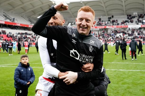 blakedcfc's tweet photo. Luton Town sit 3rd in the Championship.

They have a real chance at promotion this season. Imagine a team with this stadium get promoted to the Premier League! 🤯 https://t.co/rqe64jaE4Q
