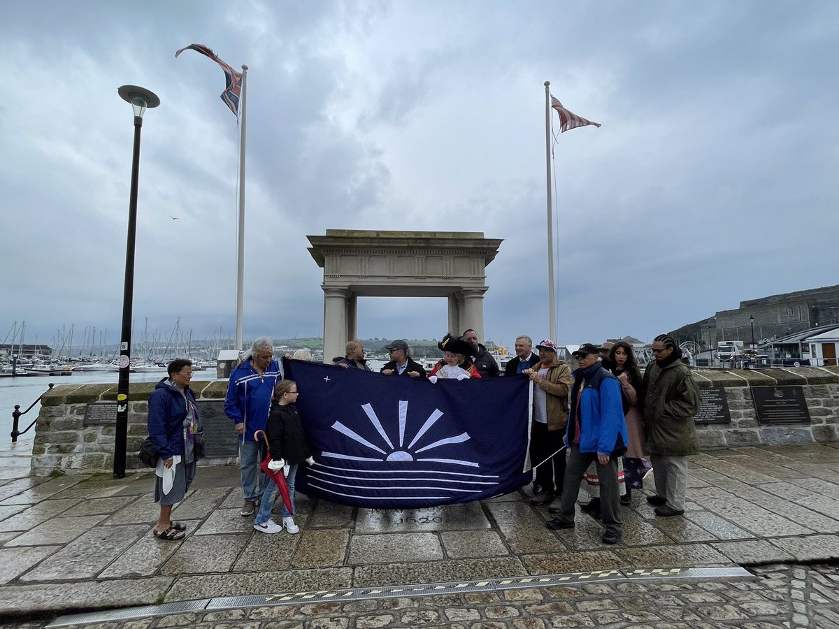 Emma_Ruminski's tweet photo. Welcoming members of the Wampanoag Nation to Plymouth at the Mayflower Steps. @TRPlymouth @BBCSpotlight https://t.co/G2NEJVNYSO