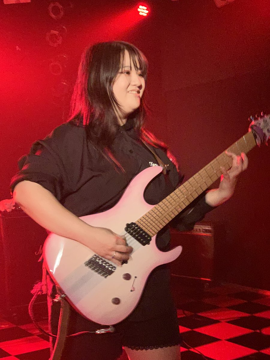MuvTbDl51nxzoHi's tweet photo. #BloodProphecy
#GtターYukideathの4枚
#LoudBeast
#立川Babel
(2023.4.23) 笑顔のMETAL Gtタリスト!観ていて楽しくなるヨ! https://t.co/mp1XAl8QUx