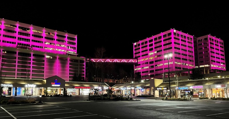 Check out our Bellevue HQ Skybridges! With new lighting, they light up the night with magenta pride. 🌛 We are thrilled to showcase our brand and (as always) bring MORE color to our @Tmobile campus. #ProudUncarrier