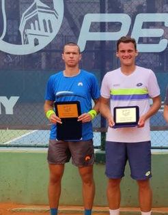 Not_Esportivas's tweet photo. ITF TENNIS!
Parabéns aos tenistas campeões do @worldtennis de M25 de Split na Croácia. 
Simples: Duje Ajdukovic (🇭🇷) /🏆(6)
Duplas: Piotr Matuszewski (🇵🇱) / Oleg Prihodko (🇺🇦)
#ITFTennis #Tennis #ITFSplitOpen #splitopen #DujeAjdukovic #PiotrMatuszewski #OlegPrihodko https://t.co/Nbudw84QKe