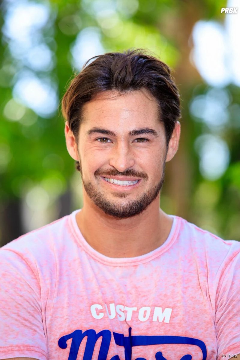 MiniPistiaux's tweet photo. Gabriel c’est la réincarnation de Rémi version wish non? #LoveIslandFr https://t.co/u8YHCSnBsQ