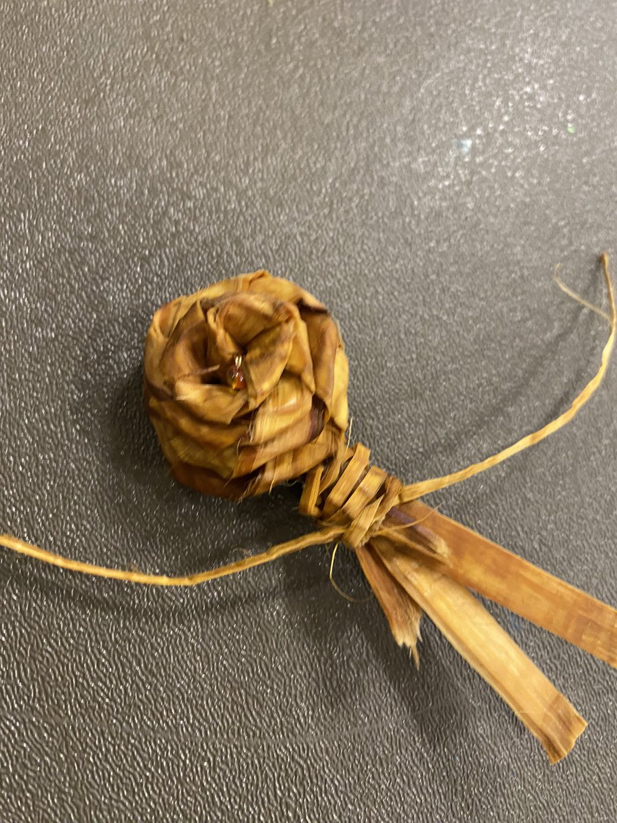 Learning about cedar, and creating beautiful cedar roses with staff from @southslopeSD41 and BC School for the Deaf. Thank you Gena for a great day of learning!