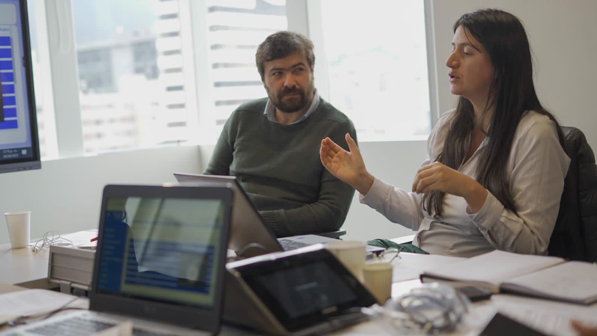 DNP_Colombia's tweet photo. Hoy, el director de Estrategia Regional del #DNP, Hugo Guerra, adelantó una reunión con los secretarios de Planeación de Guasca y Tocancipá para conocer sus buenas prácticas territoriales y diseñar estrategias articuladas con los gobiernos locales. https://t.co/SvAifOESeW