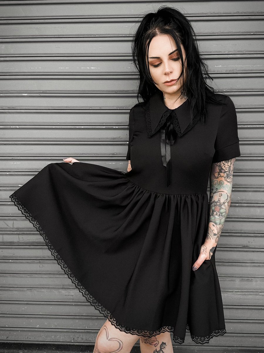 It’s Halfway to Halloween! Celebrate with the All Hallow’s Eve Dress 🖤🎃 bit.ly/new-foxblood