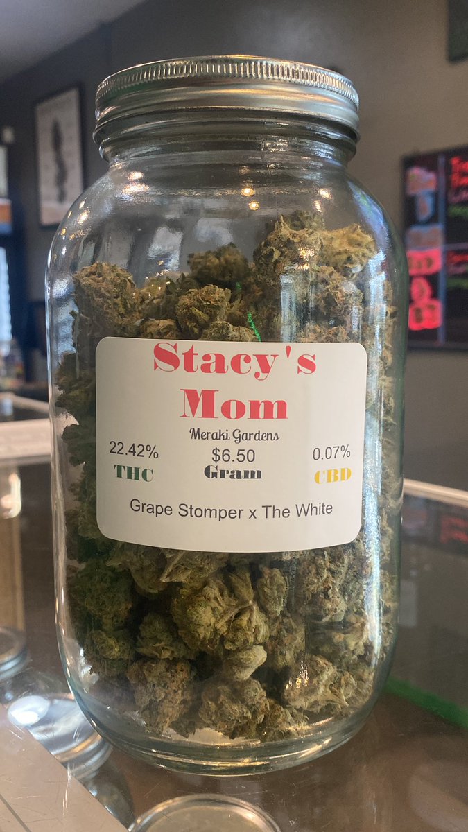 We just added this new #sativa and the buds look too good to not make it your #MondayMotivation! #ComeSayHigh and try some yourself- only $6.50 out the door! 
#Tigard #Metzger #Portland #PDX #Aloha #Beaverton #Sherwood #Hillsboro #CannabisCommunity #Buds #CheapWeed #TheCDC #Weed