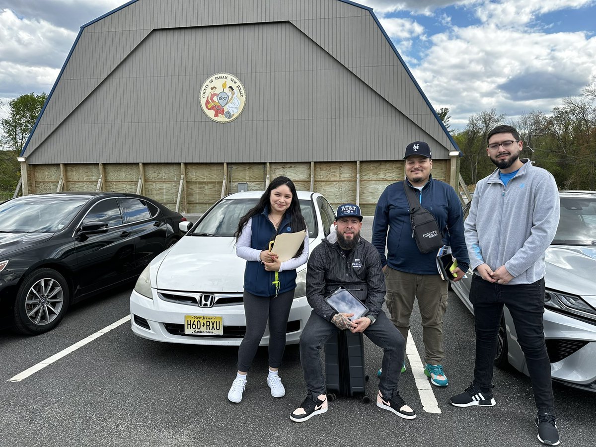 WhitneyRuano's tweet photo. Norman had us outside today ‼️💪🏽 Thanks to team Hoboken for bringing us to Passaic County DPW #firstnet #lifeatATT @marcellobenny @mrodriguez_bk @angels_candie @judy_cavalieri @ATT_Melo @MrJohnT129 @arielhamp @MiguelPerez_NJ https://t.co/TnZm6dkYUm