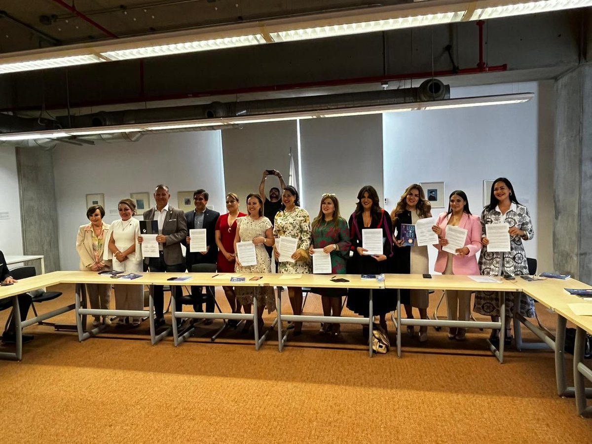 Firmamos junto con la <a href="/CamaradeCom_GDL/">Cámara de Comercio de Guadalajara</a> , <a href="/CCIJalisco/">Industriales Jalisco</a> y <a href="/50mas1Mx/">50+1</a> importantes  convenios de integración  cultural, empresarial y académica con la Cámara de Comercio Hispana de Houston Texas.
#CEMJAL expande su representatividad y su vínculo, local, nacional  e internacional.
