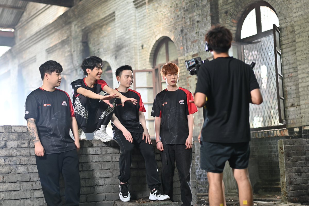PUBGEsports's tweet photo. 📸✨🇲🇾

@natusvincere 
#FourAngryMen
@FaZeClan @FaZeEsports 
@SoniqsEsports 

#PUBG #PUBGEsports #PGS1 https://t.co/2Hid8Xnut4