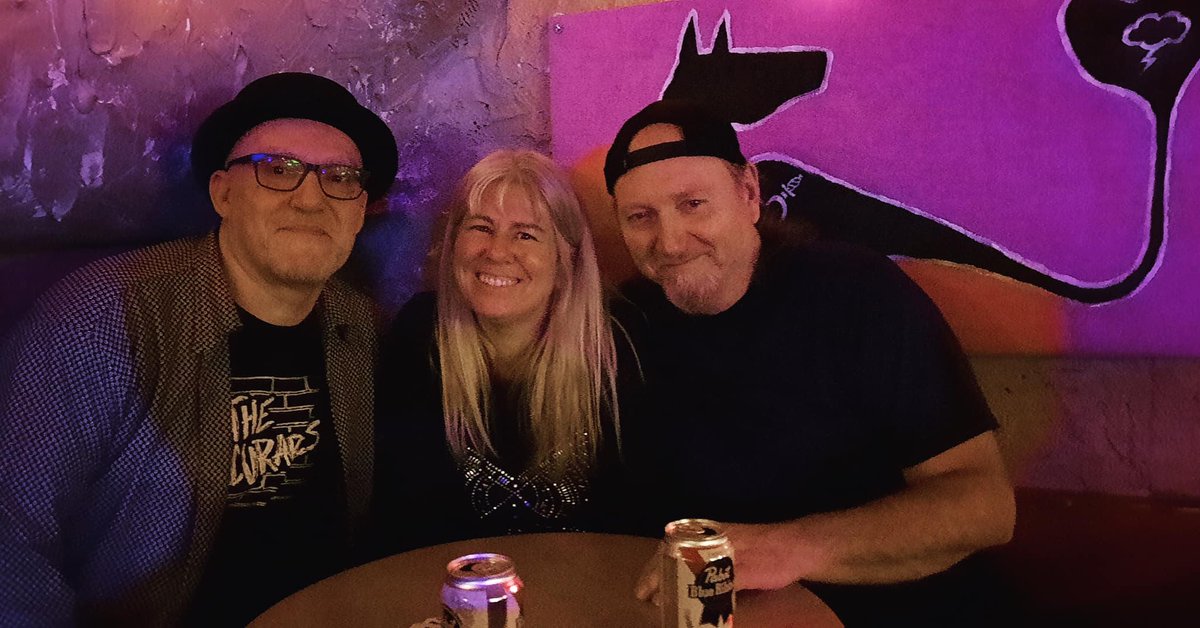 TheIncurablesMI's tweet photo. Ray &amp; Darrin enjoyin a little after show cocktail with Holly from Holly and the Bryd at the The Cave in Chapel Hill NC.
#indie #Artists #HollyandtheByrd #TheIncurables #ShadowintheMoon https://t.co/GdsdQ0g8ty