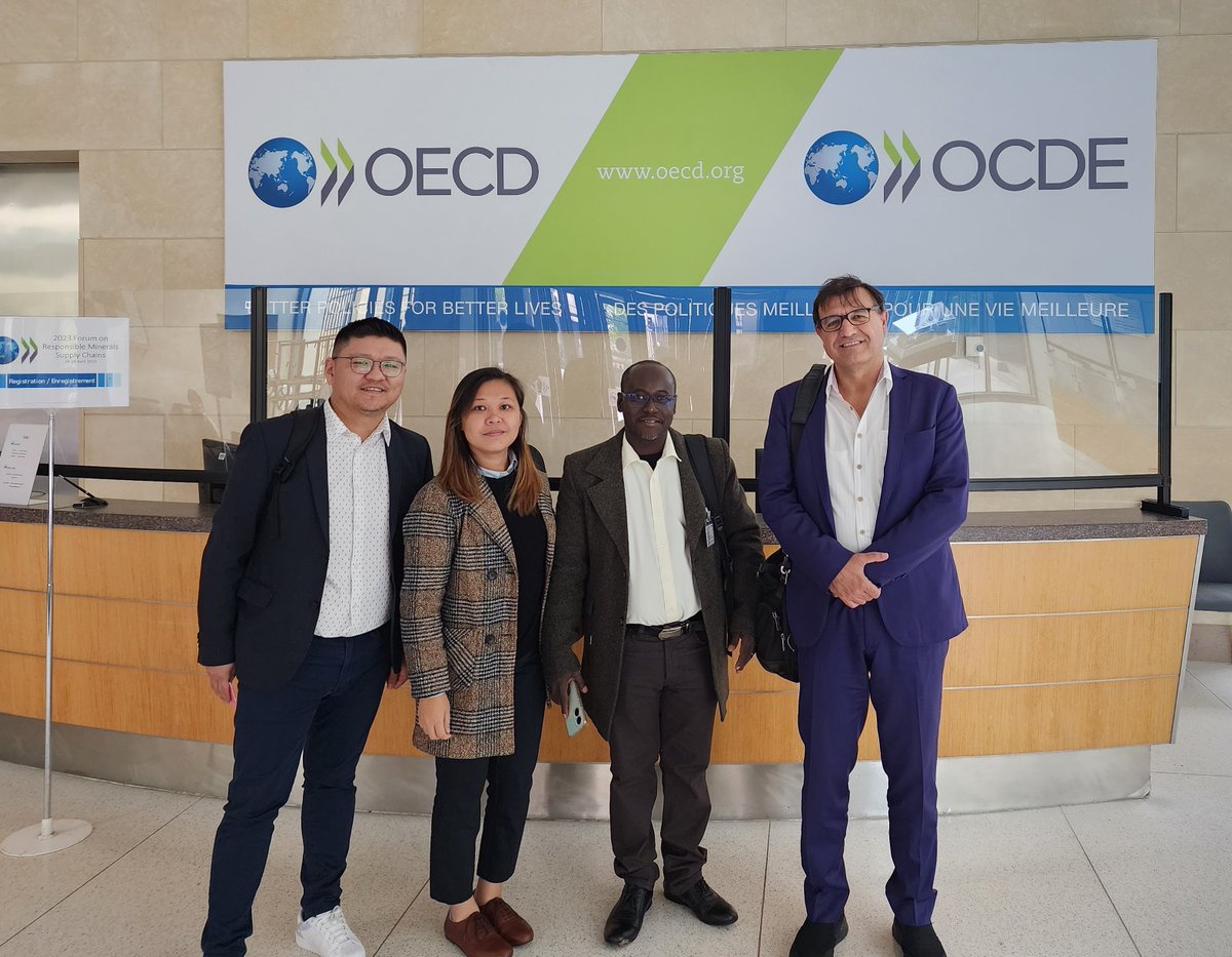 artisanal_gold's tweet photo. Team @artisanal_gold had an excellent first day at the @OECD 2023 Forum on Responsible Mineral Supply Chains in Paris. #OECD

The partner sessions have been informative and engaging and we're waving the flag for the #ASGM sector. #ASM #MakeMercuryHistory https://t.co/gWwlGY7eWB