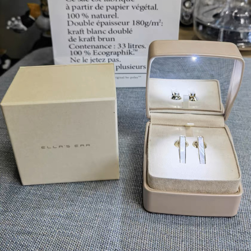 as30542956's tweet image. Create a headphone design that is different from the cookie-cutter, and show the infinite possibilities of women.
#Earbuds #Wireless #WirelessBluetooth #Bluetooth #ellasear #beauty #spring #OOTD #Fashion #foryourpage #makeup