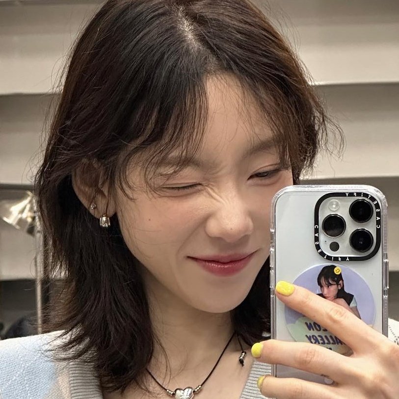 kimtaenos's tweet photo. i love her so much ♡ just like how taeyeon always reminds us, i hope she always take a good care of herself and eating well.

and i hope she can gain lots of strength from our encouraging words for her too 💜 https://t.co/KP457ApjYV