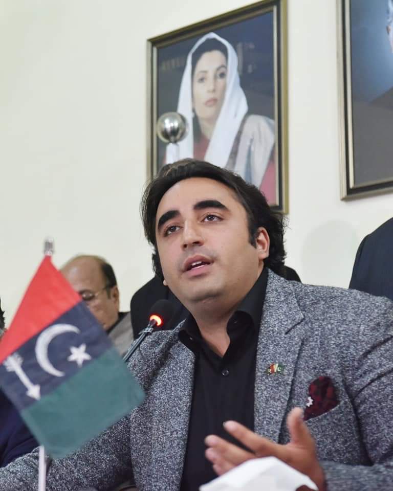 WaseemMaitlo5's tweet photo. PPP Chairman @BBhuttoZardari has expressed deep sorrow &amp; regret over the loss of lives in a bus accident near #Manjhand while going from Hyderabad 2 Sehwan.
He says,
 I am saddened by this painful accident,is an equal sharer in the grief of the families who lost their loved ones https://t.co/bDK0DqjiuG