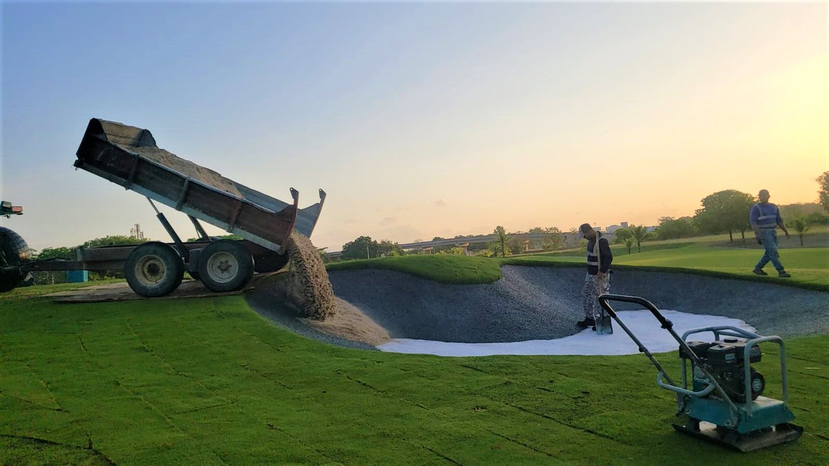 Roca_Golf's tweet photo. Somos especialistas en remodelaciones de bunkers con Capillary Concrete®.

#ConstruimosTuPasion #RocaGolf #rc9International #golf #golfcourse #golfconstruction #capillaryconcrete https://t.co/VOO40k6yn2