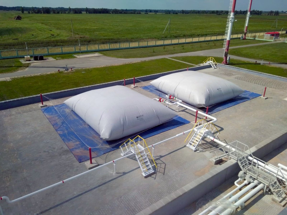 Rootank1's tweet photo. Gasholders - Soft containers used for storage and transportation of various gases.
Each flexible tank-gasholder is made in the form of a closed hermetic shell and is designed to collect vapors of oil products. 
#rootank #gasholders  #oil #water #petroleum #gas #LNG #Australia https://t.co/nlS5P4SUrS