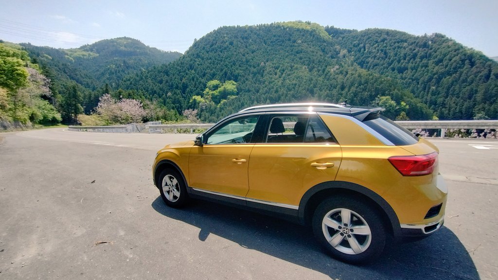 pentade55's tweet photo. 代車
これがワーゲンの進化なのかなぁ～ https://t.co/VhFhguEs4a