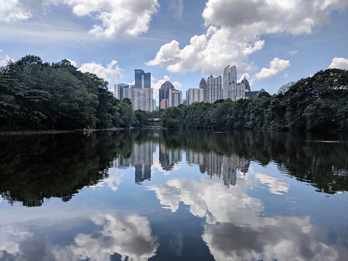 matthewp's tweet photo. @Delta Skyline of my hometown air line, Atlanta, GA https://t.co/kjsPxRXkg7