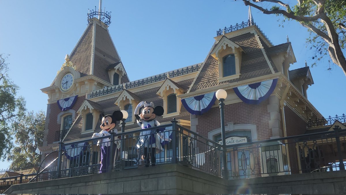 DisneyG1313's tweet photo. Disney April 21, 2023 Day #2 #Disneyland https://t.co/D7JnW75aPM