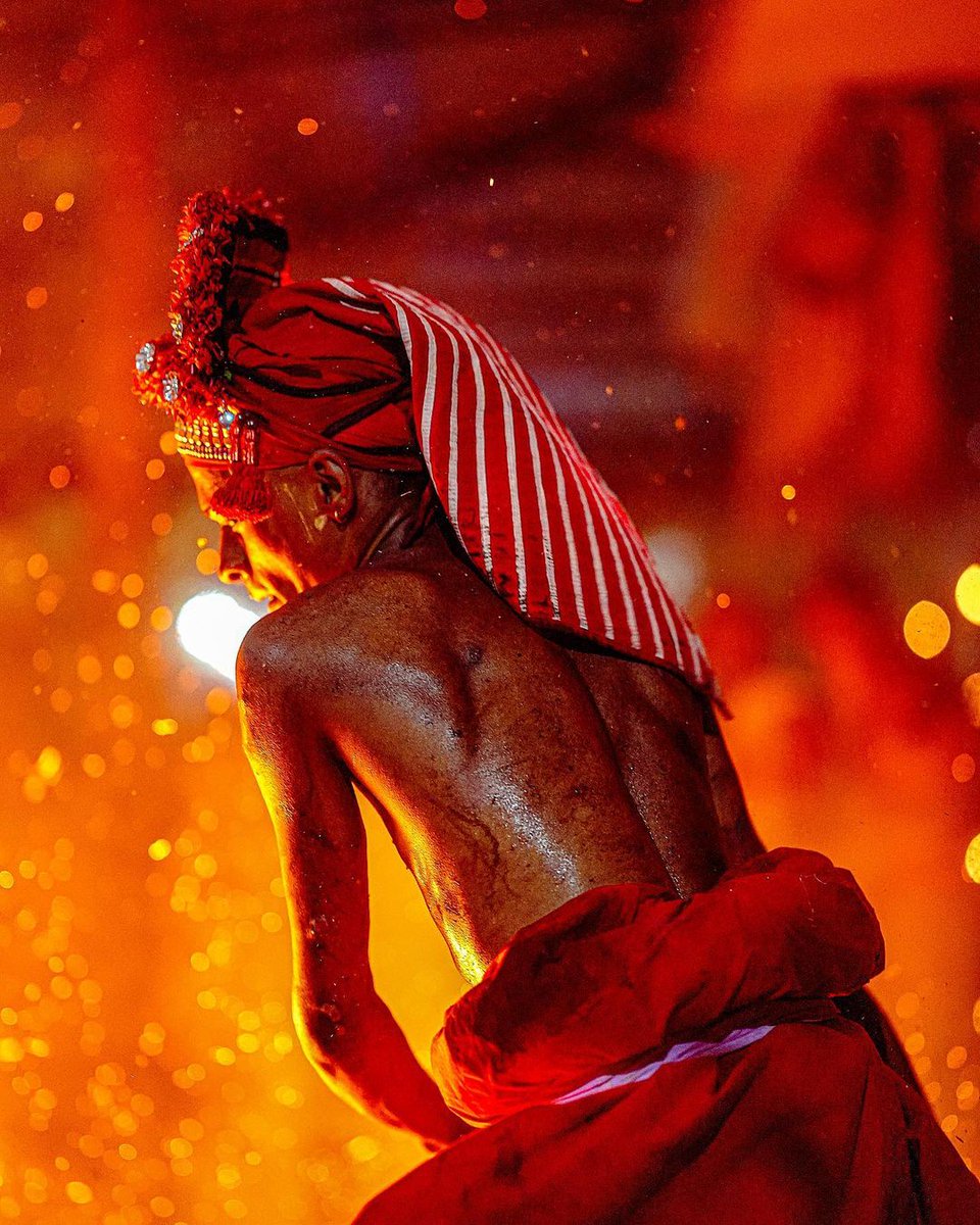 Sigma_India's tweet photo. Experience the fiery intensity of Theyyam come to life, captured in stunning detail by Khajuuu (IG: photolaa_abbai)
Lens used: SIGMA 85mm F1.4 DG DN Art Lens
#SIGMAPicks #sigmaphotoindia #sigmart #theyyam https://t.co/hK45VE9p2i
