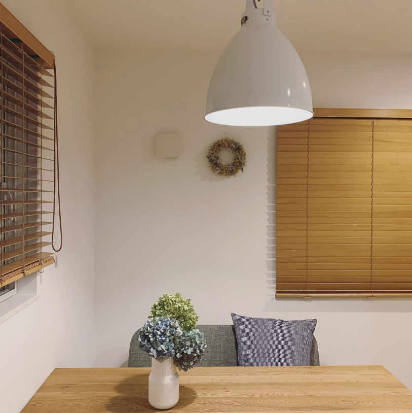 Lumitop_com's tweet photo. Le mur blanc est mis en valeur par une suspension Augustin A360 Jieldé de couleur blanche avec un intérieur argenté, apportant une touche de modernité à l'ensemble.
Retrouvez la suspension sur https://t.co/kLVj31o69B
#jielde #jieldé #jieldelamp #madeinfrance #lumitop #suspension https://t.co/jBC0lSM0vq