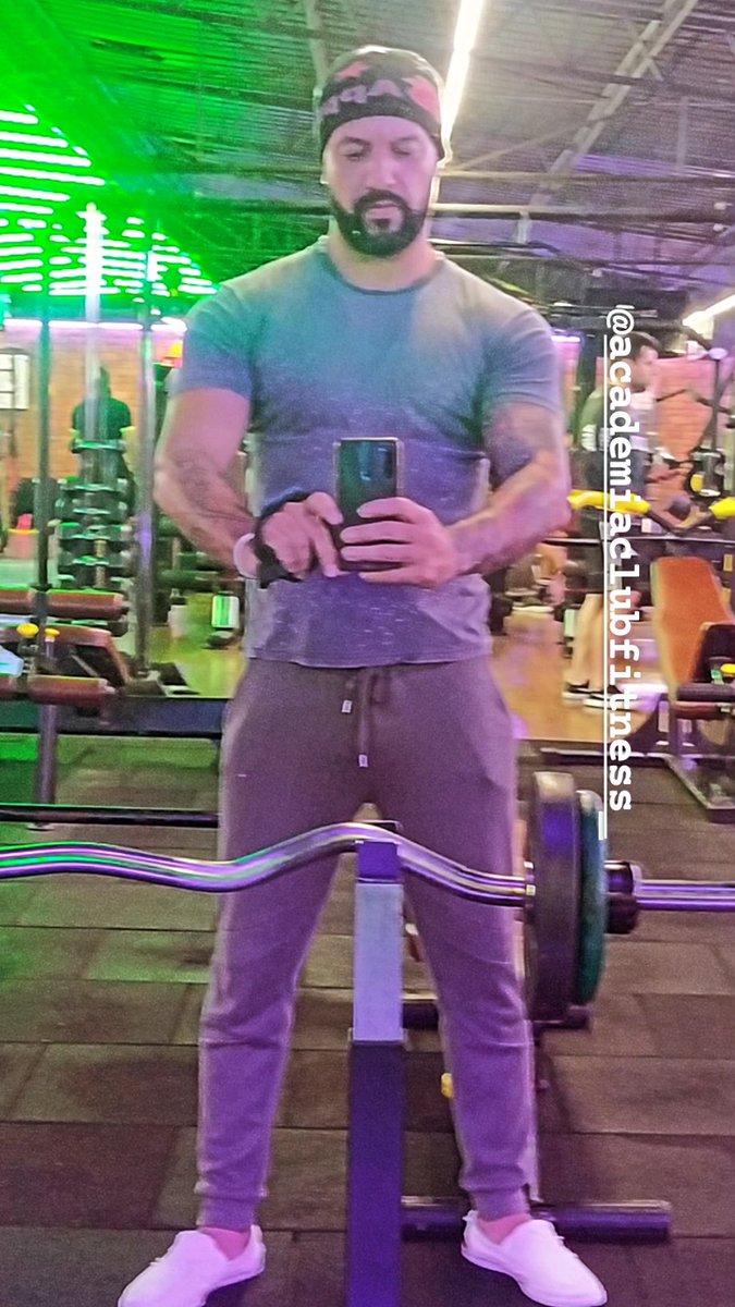 RandolphoLandim's tweet photo. Correr atrás do prejú do feriado #gymmotivation #hanslandim https://t.co/bATATREVJ1