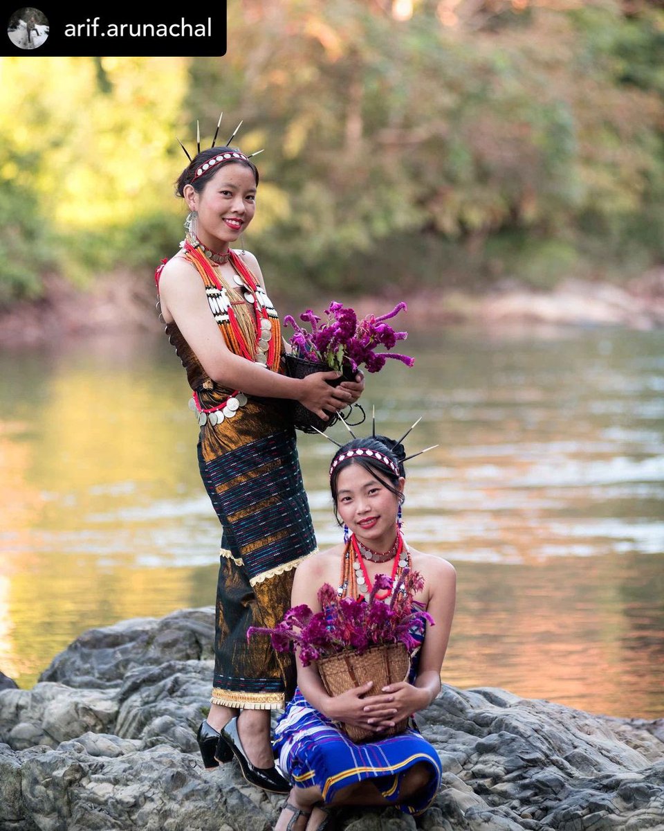 ArunachalTsm's tweet photo. Moh-Mol Festival  is basically agricultural related festival of Tangsas, which signifies end of an agricultural activity or beginning of crop season 🌾.
A very happy Moh Mol to the Tangsa Community 🕊️
📸  @arif.arunachal  @bituborah10 
#tangsa #mohmolfestival #ArunachalPradesh https://t.co/U03zlyEMq3