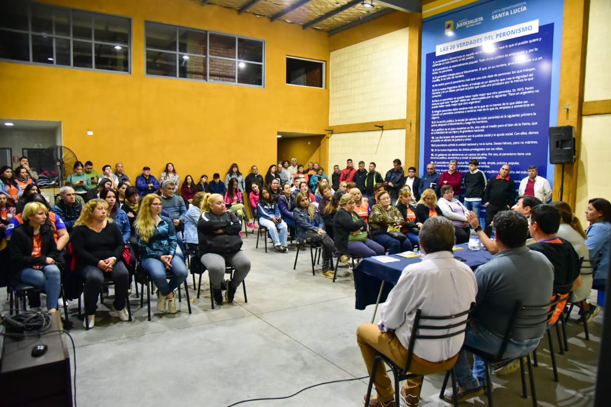LuciogonzalezSL's tweet photo. En la casa del Justicialismo de Santa Lucia, con paso firme seguimos trabajando de cara a las proximas elecciones del 14 de Mayo.

Renovamos el compromiso y las ganas de continuar construyendo en equipo un proyecto de crecimiento y progreso para Santa Lucia. https://t.co/trgSWG9Jl8