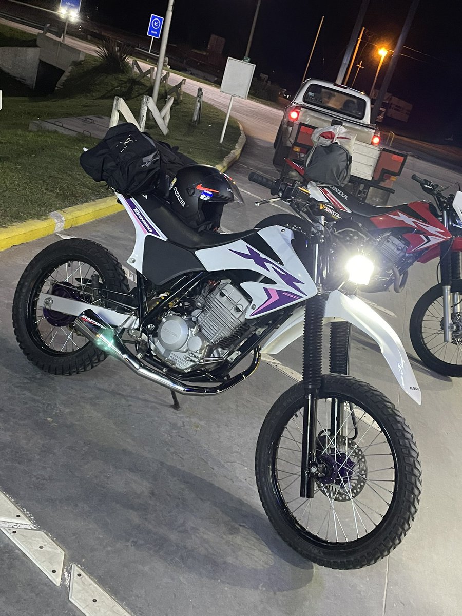 Talii234's tweet photo. Sumando anécdotas con la moto de mis sueños.. ❤️‍🩹💜 https://t.co/qboQNQ2tLB