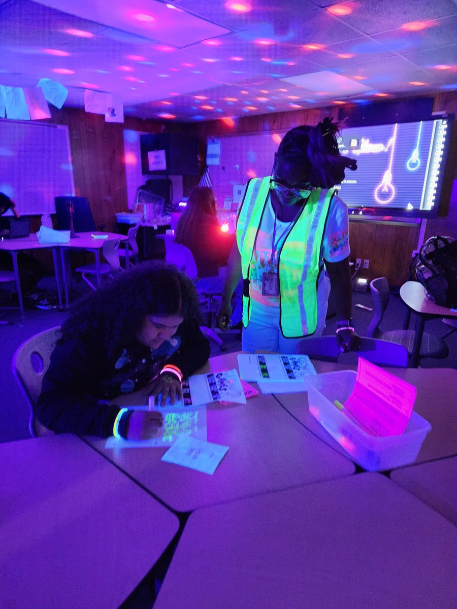 Love2Teach8th's tweet photo. STAAR Glow Day was so much fun for the students.  Engagement at the highest level.  Let's  glow!
@ThorntonCFISD 
@cypresselchica 
@CyFairISD https://t.co/wmsH6tWvTc