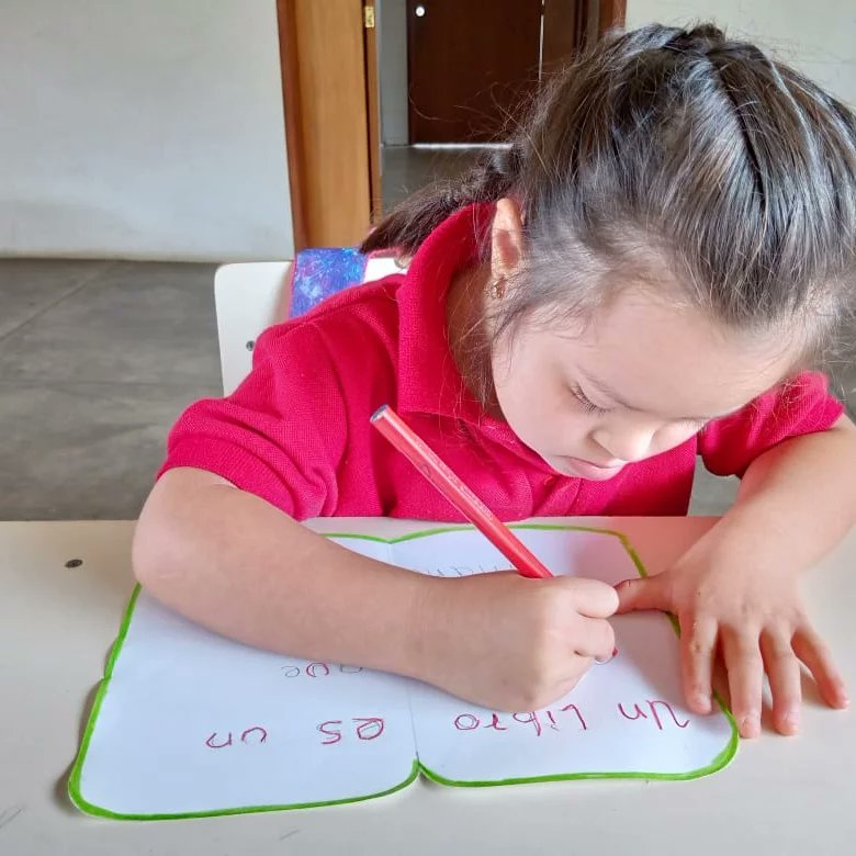 Desde cada espacio de aprendizaje hoy disfrutaron nuestros niños de diferentes actividades alusivas al día del libro @ZonaEducTachira <a href="/Crazet2011/">Crazet2011</a> <a href="/especialmppe/">Dir. General de Educ. Especial</a>