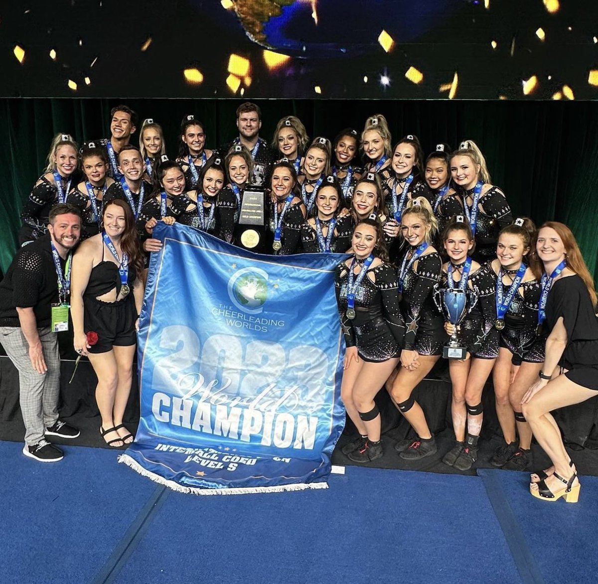 BACK TO BACK WORLD CHAMPIONS 🥇 🇨🇦

Flyers All Starz Karma (IO7 NT) 
Flyers All Starz Notorious (IOC5)
Cheer Sport Great White Sharks (IO6) Cheer Sport Star Spotted Sharks (IOSC5)