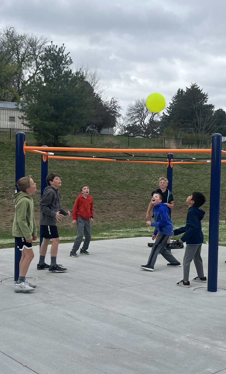 These 4th graders sure know how to have a ball at recess, even when it’s cloudy and cold! Students have been loving 9 Square. Thanks PTO for the awesome addition to our playground!! #EPSAchieves #WestBayWay